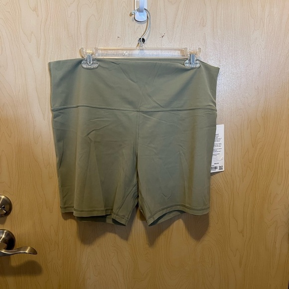 NWT lululemon align HR short 6" - Picture 3 of 5